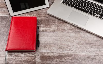 Kalendarz z długopisem: Praktyczne duo dla efektywnego planowania