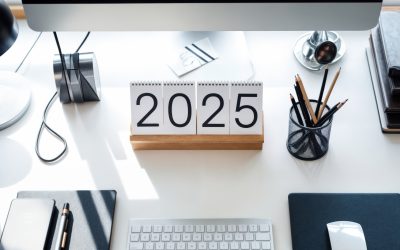 Kalendarze autorskie 2025 – jak wyróżnić swoją markę oryginalnym projektem