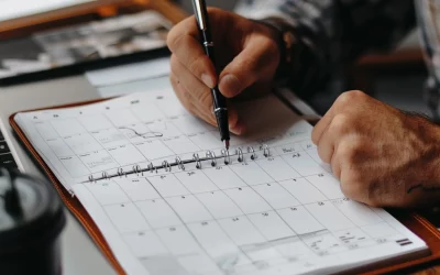 Dlaczego zestawy kalendarz + długopis to must-have?